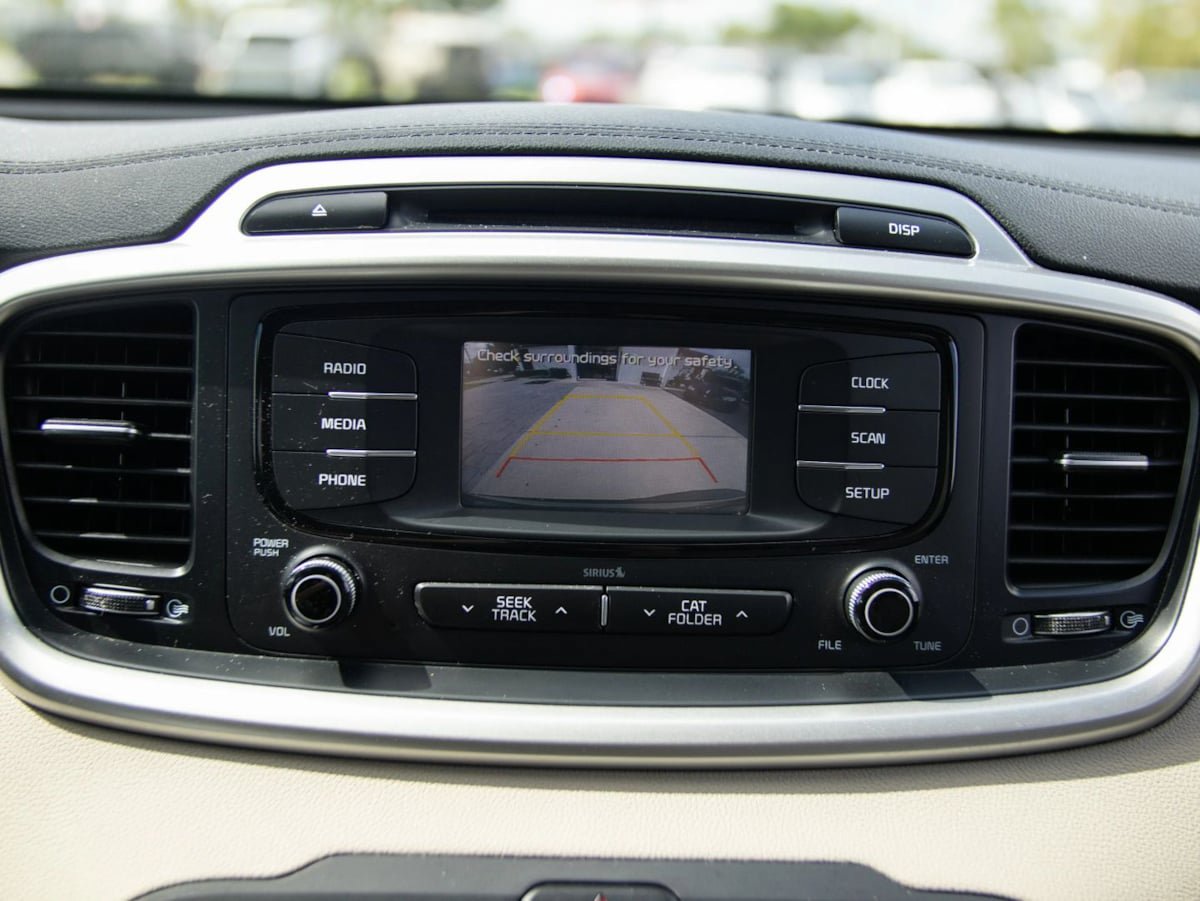 Used 2017 Kia Sorento AWD image 29