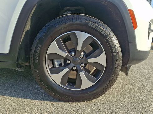 Used 2024 Jeep Grand Cherokee Limited 4xe AWD/4WD image 8
