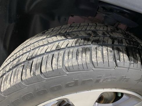 Used 2020 Jeep Cherokee Limited image 37