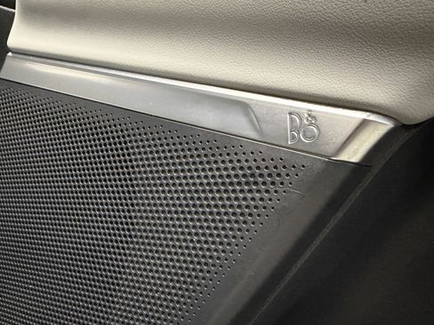 Used 2025 Ford Expedition Platinum image 23