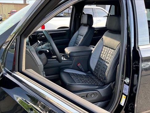 New 2026 Chevrolet Tahoe LS w/ LPO, Dark Essentials Package AWD/4WD image 9