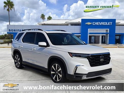 Used 2025 Honda Pilot Elite image 1