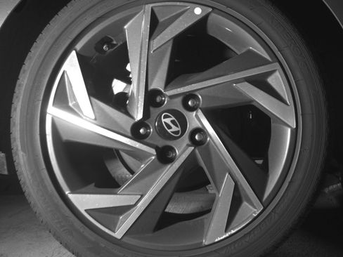 Used 2025 Hyundai Elantra SEL FWD image 18