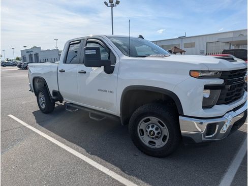 Used 2024 Chevrolet Silverado 2500 W/T w/ WT Convenience Package AWD/4WD image 3