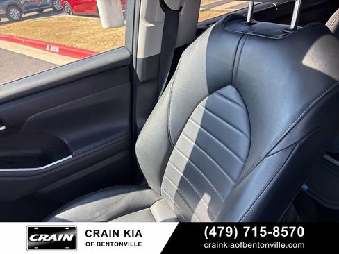 Used 2022 Toyota Highlander XLE image 22