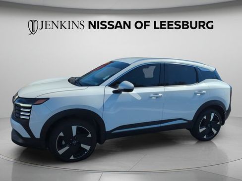 Certified 2025 Nissan Kicks SR FWD image 13