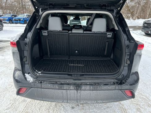 Used 2022 Toyota Highlander XLE image 15