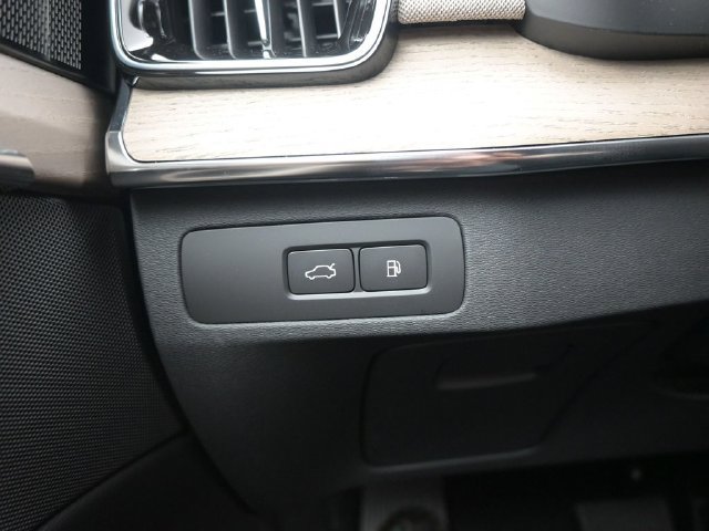 New 2026 Volvo XC90 T8 Plus AWD/4WD image 29