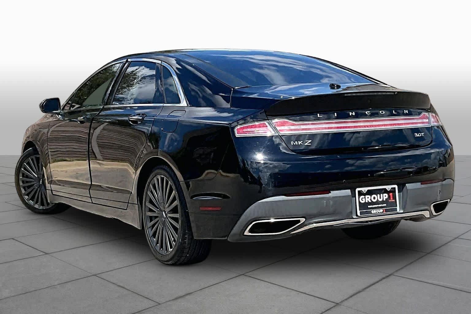 Used 2017 Lincoln MKZ Reserve FWD image 12