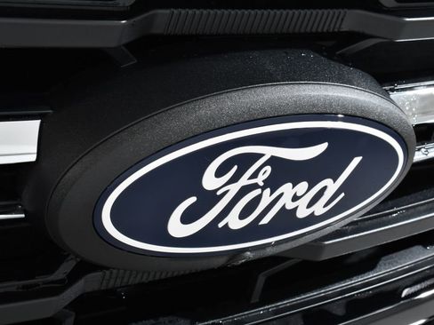 New 2026 Ford F150 XLT w/ Equipment Group 302A MID image 20