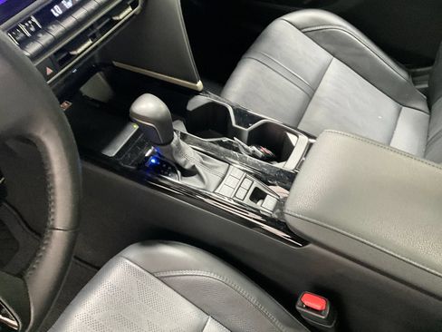 Used 2025 Toyota Camry XSE FWD image 17