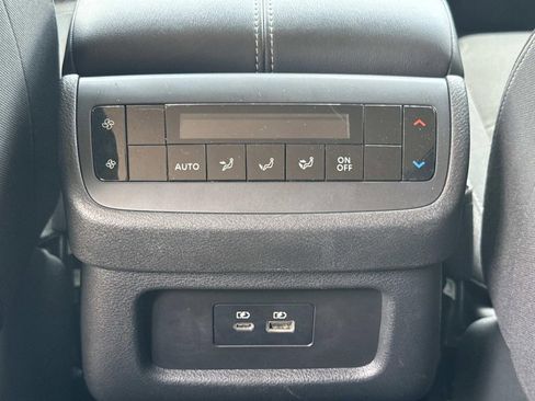 Certified 2024 Nissan Pathfinder SV w/ Black Appearance Package FWD image 16