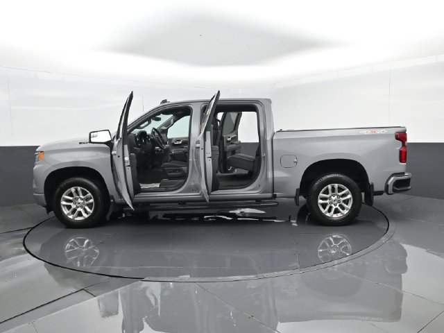 Used 2024 Chevrolet Silverado 1500 RST AWD/4WD image 30
