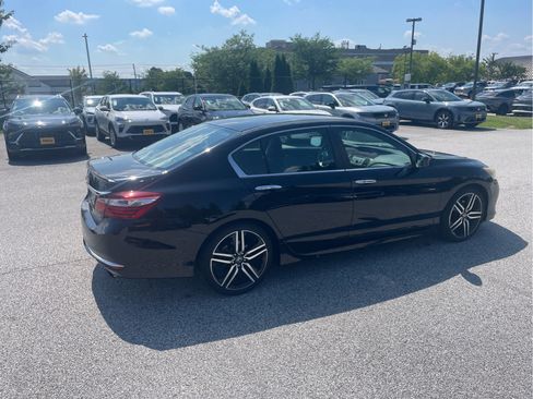 Used 2016 Honda Accord Sport image 11