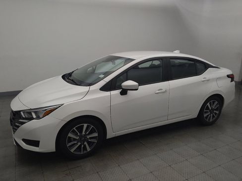 Used 2024 Nissan Versa SV FWD image 2