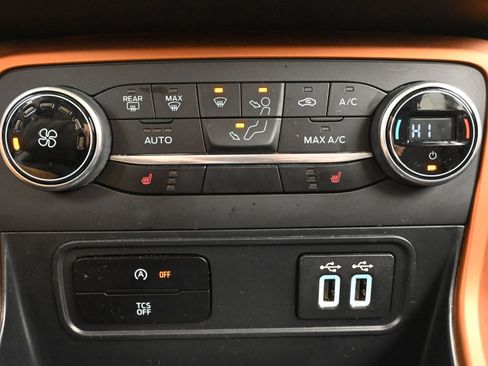 Used 2021 Ford EcoSport SE w/ SE Appearance Package image 17