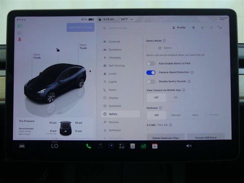 Used 2024 Tesla Model Y 2WD image 31
