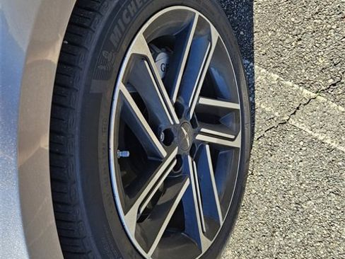 Used 2025 Genesis G80 2.5T Advanced image 19