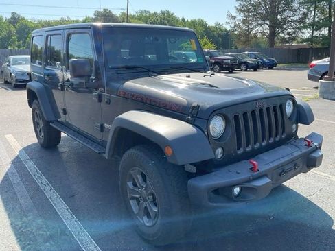 Used 2017 Jeep Wrangler Unlimited Rubicon AWD/4WD image 3