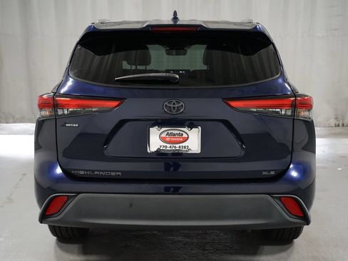 Used 2021 Toyota Highlander XLE FWD image 7