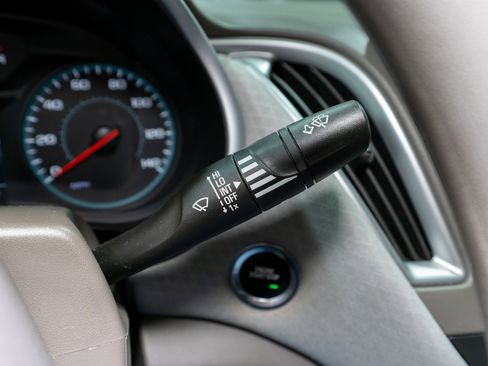 Used 2023 Chevrolet Malibu LS image 24