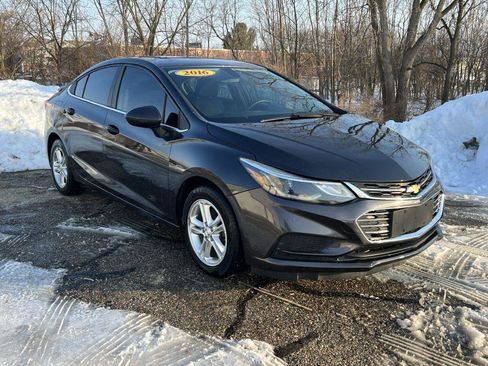 Used 2016 Chevrolet Cruze LT image 1