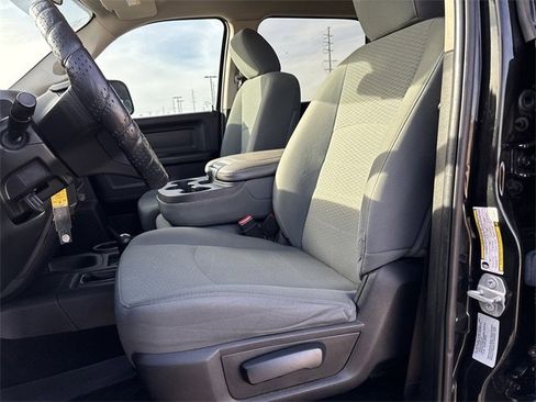 Used 2018 RAM 2500 Tradesman w/ Chrome Appearance Group image 12