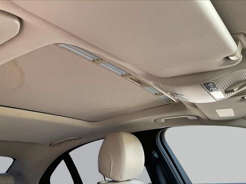 Used 2021 Mercedes-Benz C 300 Sedan image 12