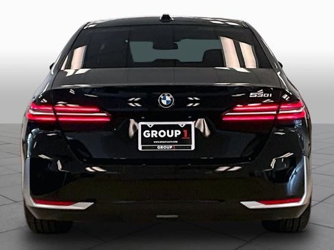 Used 2024 BMW 530i w/ Premium Package RWD image 4