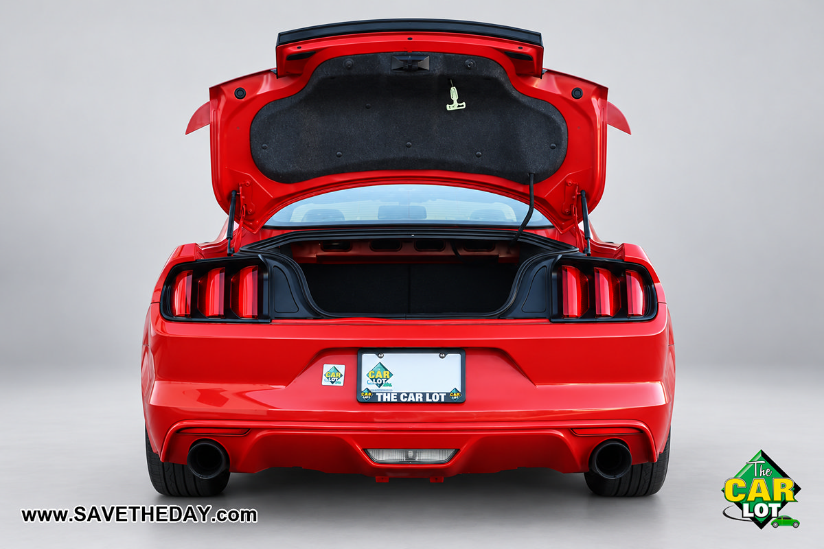 Used 2017 Ford Mustang GT RWD image 12