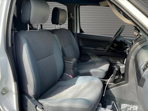 Used 2004 Nissan Xterra XE image 24