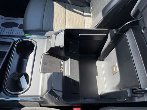 Used 2024 Chevrolet Silverado 2500 ZR2 w/ Technology Package image 33