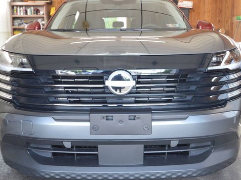 Used 2025 Nissan Kicks SV AWD/4WD image 3
