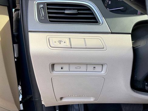 Used 2016 Hyundai Sonata SE image 32