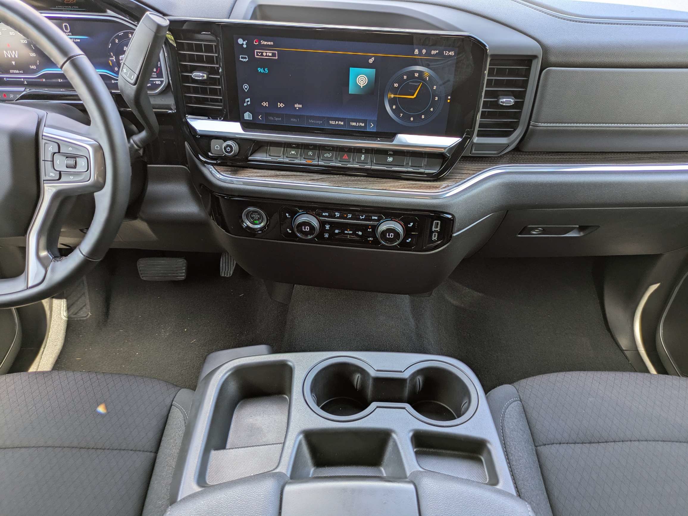 Used 2023 Chevrolet Silverado 1500 LT AWD/4WD image 33