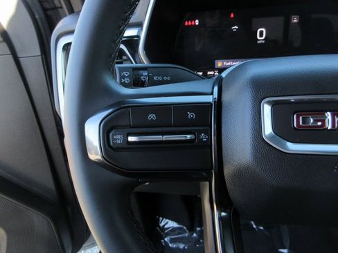 Used 2024 GMC Canyon AT4 w/ Technology Package image 15