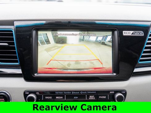 Used 2017 Kia Niro Touring image 24