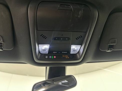 Used 2023 Buick Enclave Essence image 24