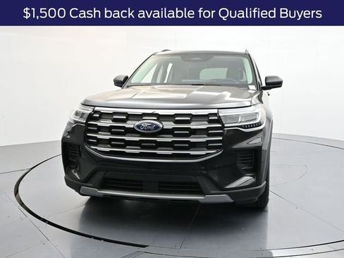 New 2025 Ford Explorer Active image 2
