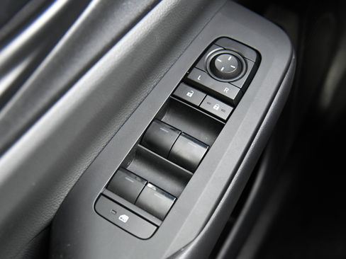 Used 2024 Toyota Prius LE image 32