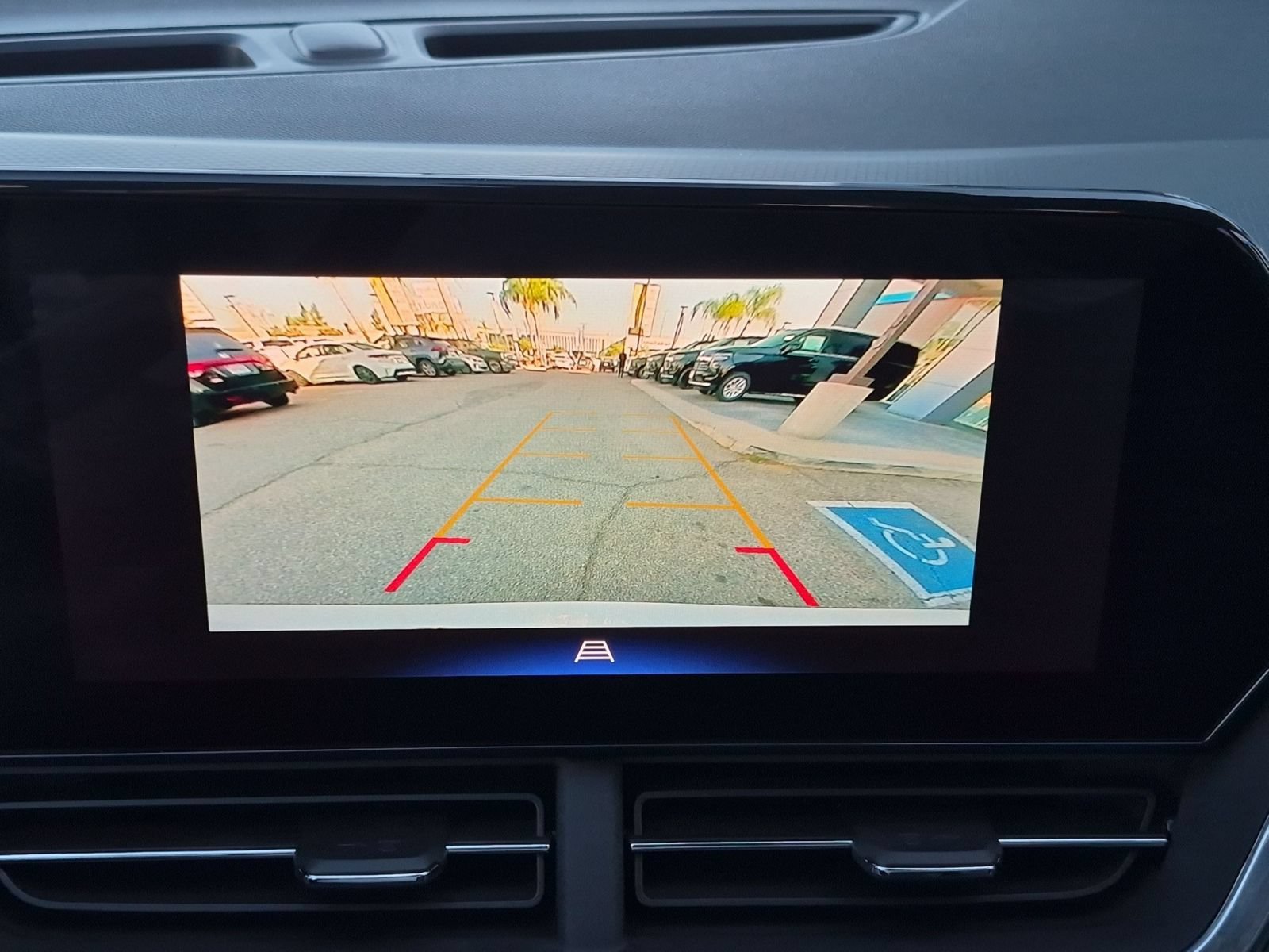 Used 2024 Chevrolet Trax LT FWD image 19