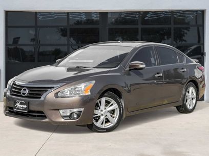 Used 2015 Nissan Altima 2.5 SL w/ Moonroof Package