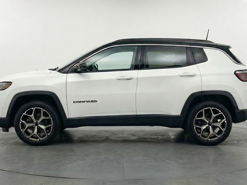 Used 2025 Jeep Compass Limited image 5