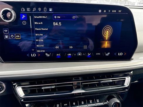 Used 2024 Chevrolet Traverse LT image 14