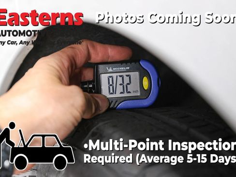 Used 2023 Chrysler Pacifica Touring-L FWD image 27