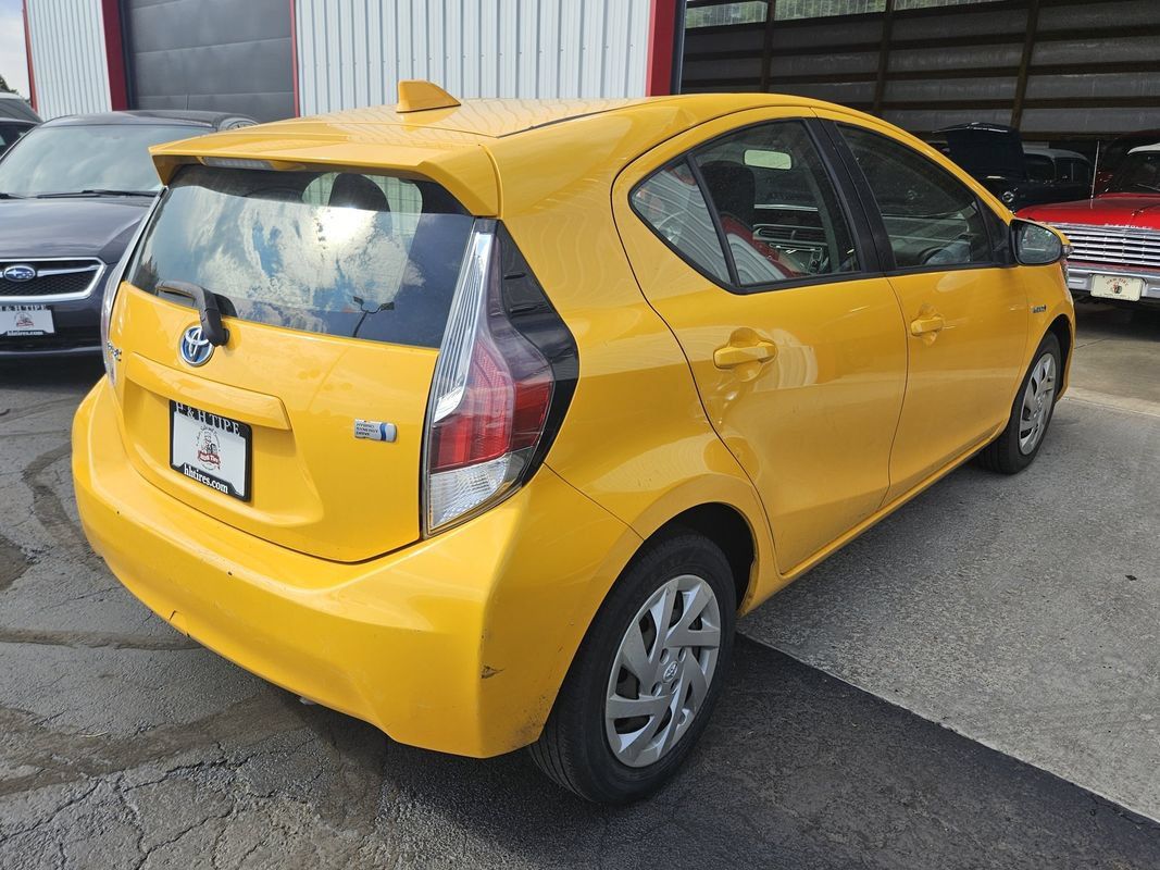 Used 2015 Toyota Prius C One FWD image 8