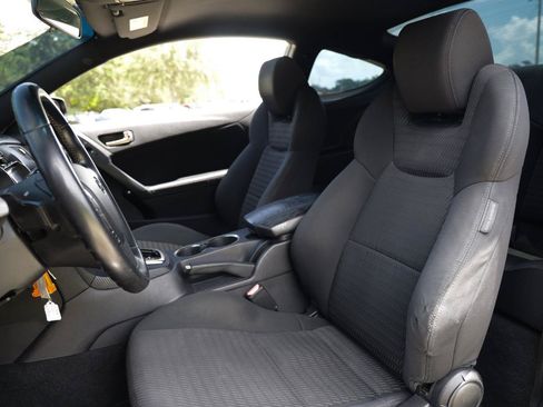 Used 2013 Hyundai Genesis 2.0T RWD image 6