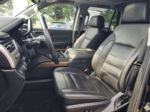 Used 2020 GMC Yukon Denali w/ Denali Ultimate Black Edition AWD/4WD image 7