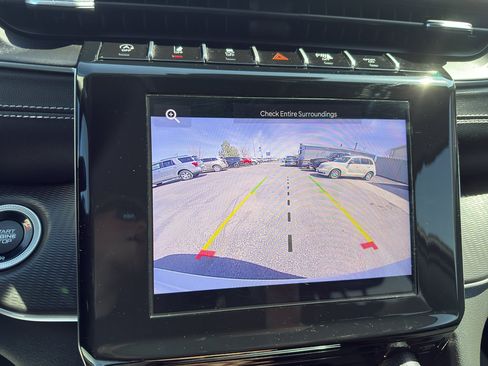 Used 2023 Jeep Grand Cherokee Laredo AWD/4WD image 19