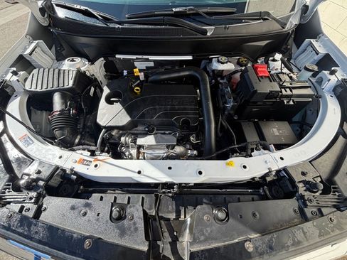 Used 2025 Chevrolet Equinox LT image 32